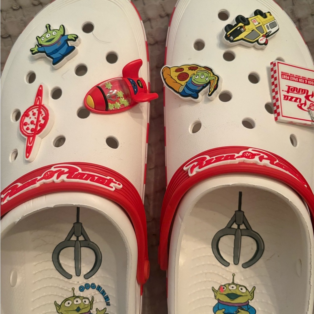 Toy Story Pizza Planet Men’s Crocs sz 13